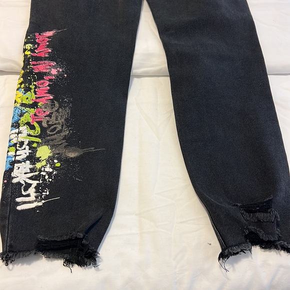 Distressed High Rise Jeans Size 9 - Picture 5 of 10